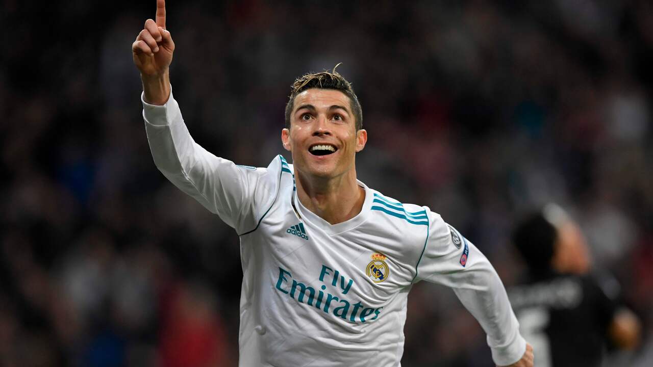 Cristiano Ronaldo juicht na zijn tweede treffer voor Real Madrid tegen PSG.