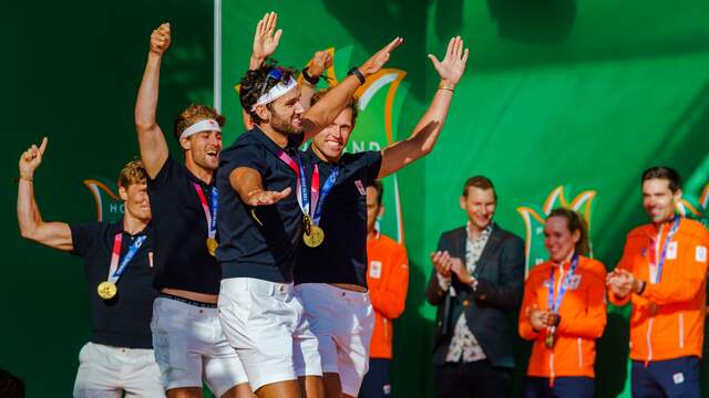 Dirk Uittenbogaard, Abe Wiersma, Tone Wieten en Koen Metsemakers roeiden in de dubbelvier naar het goud.