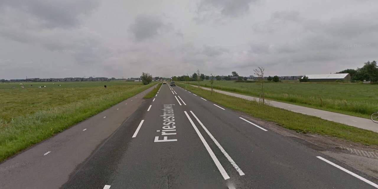 'Friesestraatweg afgesloten wegens botsing personenauto met bestelbusje'