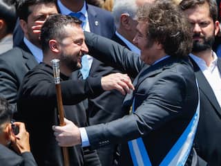 Zelensky en Javier Milei hebben onderonsje na inauguratie in Argentinië