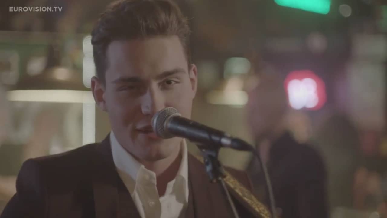 Beeld uit video: Douwe Bob - Slow down