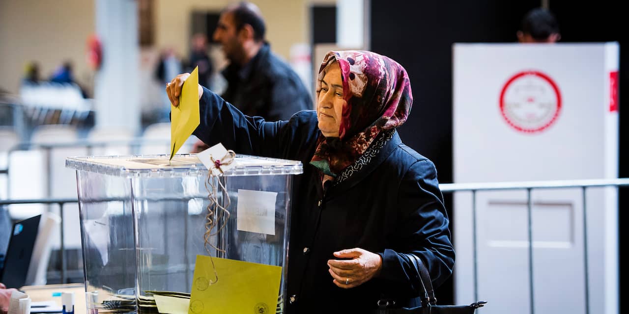Turkse stembureaus in Nederland dicht