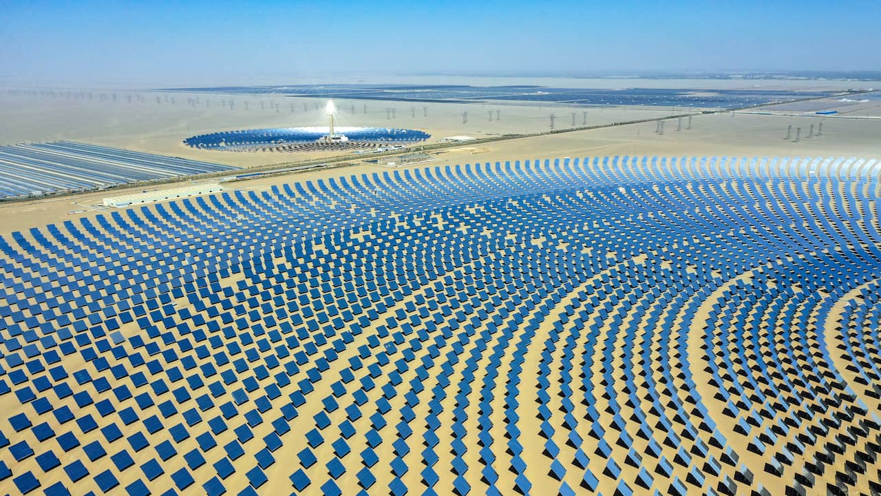 Solar and wind energy is growing faster than ever around the world |  Economy