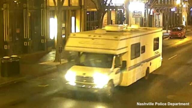 De politie in Nashville heeft bewakingsbeelden gedeeld van de camper die vrijdag omstreeks 6.30 uur ontplofte.