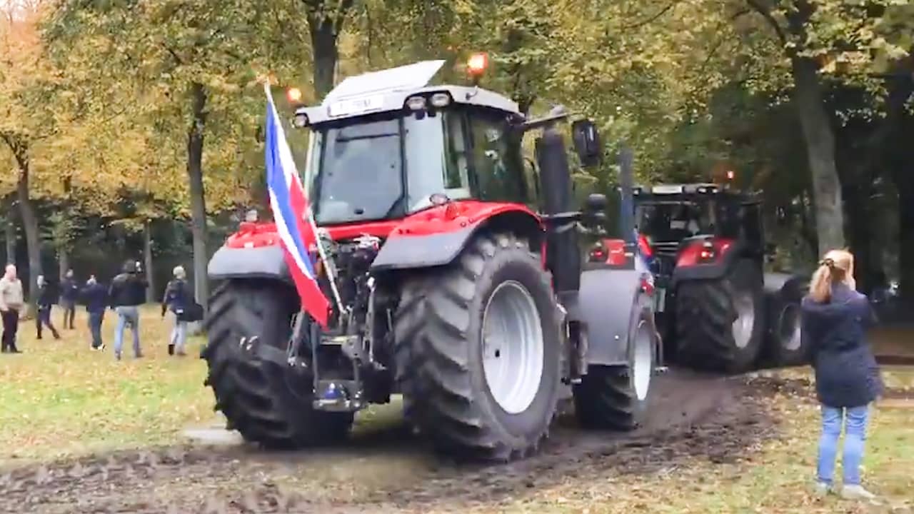 Boeren rijden weer Malieveld op bij het tweede landelijke protest