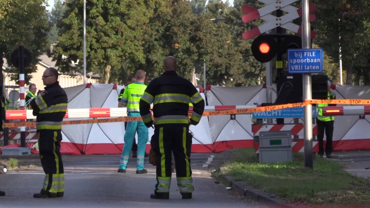 Beeld uit video: Hulpdiensten massaal ter plaatse na dodelijk ongeluk in Oss