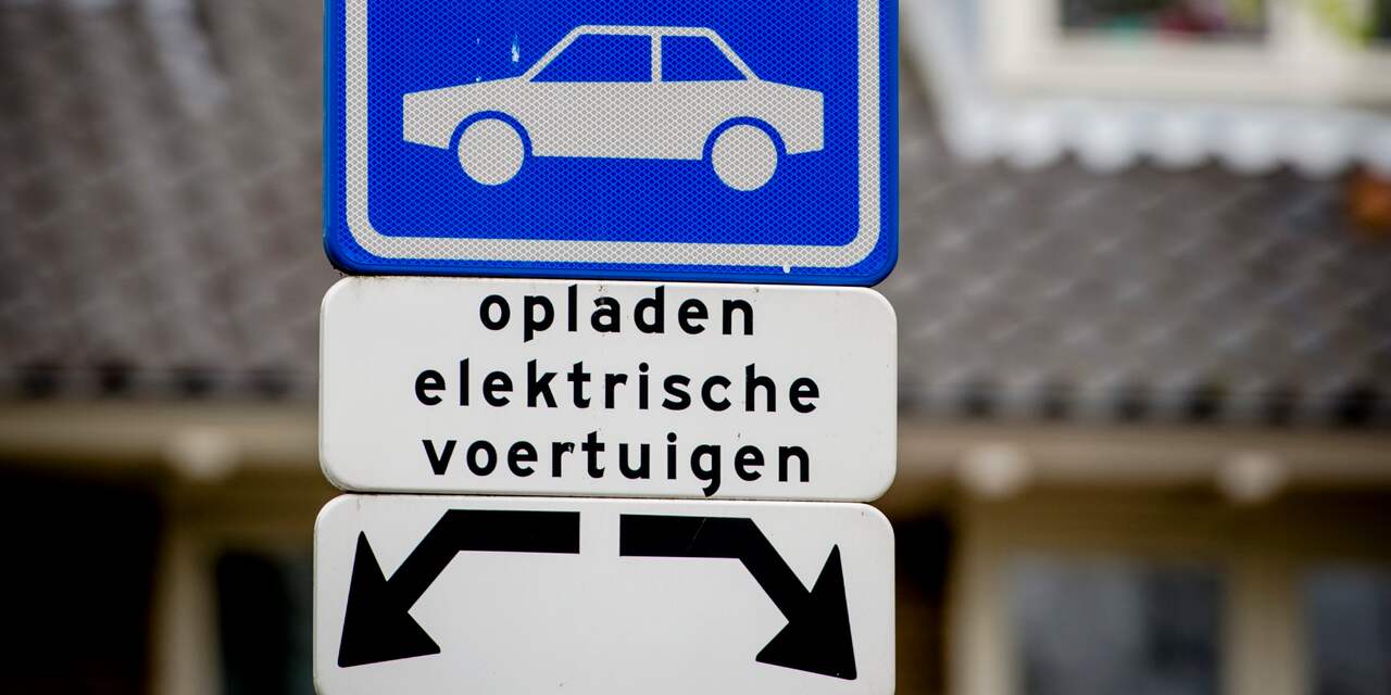 Elektrische deelauto's van Lev weg uit Rotterdam vanwege coronacrisis