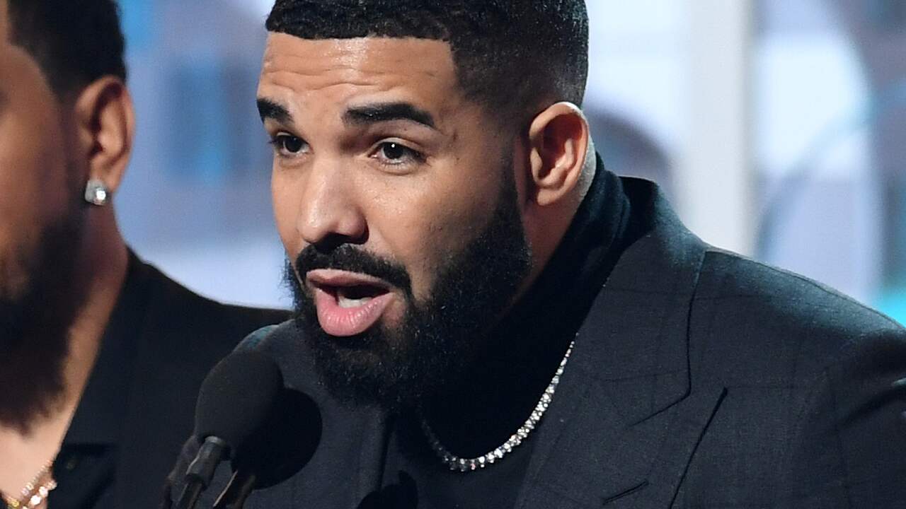 Rapper Drake koopt auto ter waarde van half miljoen euro | Achterklap | NU .nl