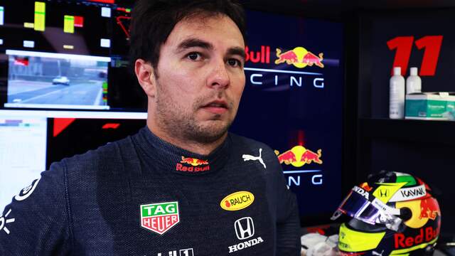 Sergio Pérez tijdens zijn eerste volledige testdag in dienst van Red Bull.