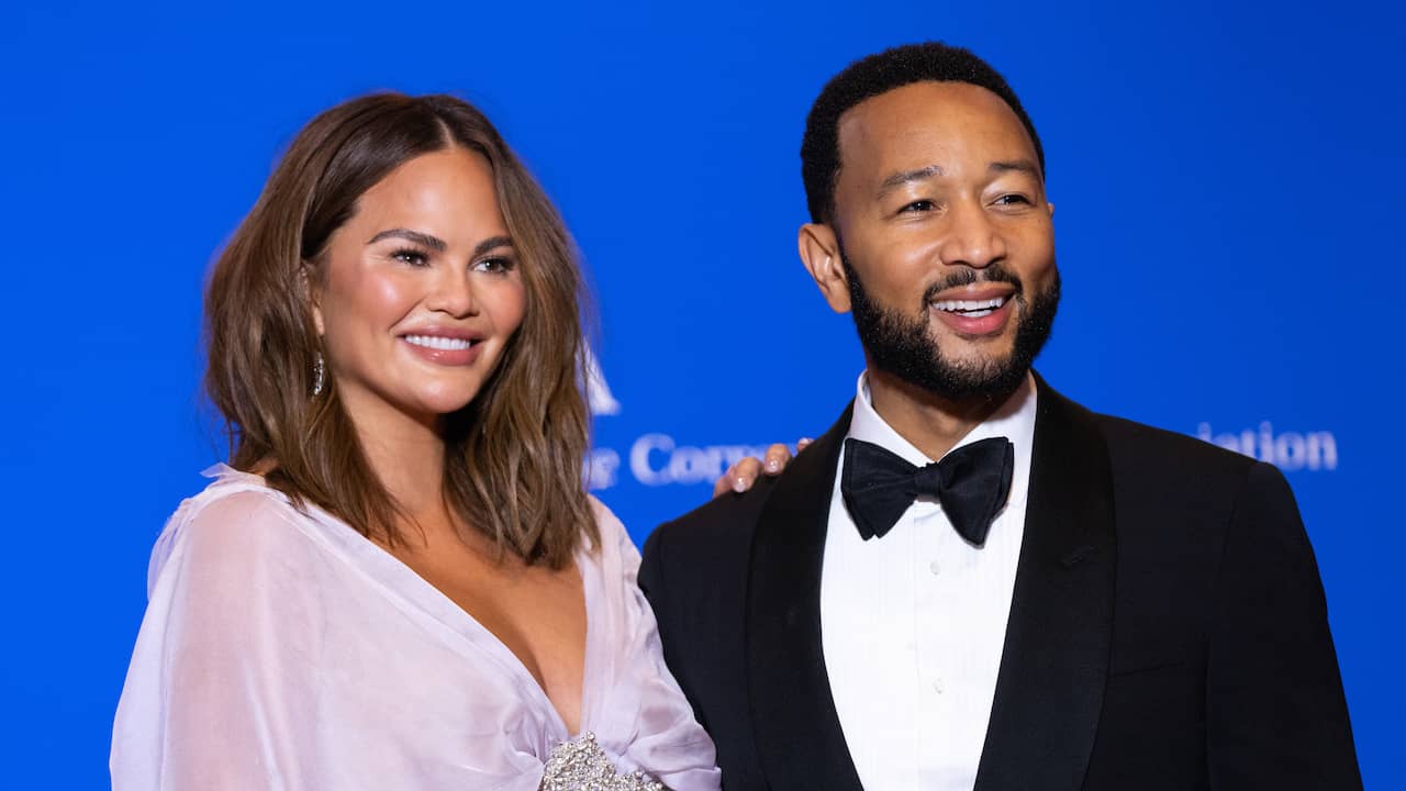 John Legend en Chrissy Teigen hebben trouwbeloften vernieuwd in Italië |  Achterklap | NU.nl