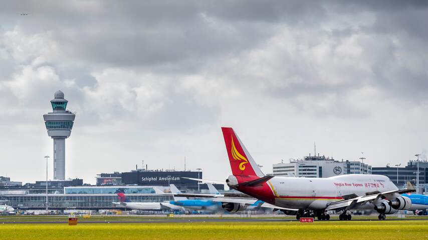 ​'Geef goed presterende vliegmaatschappijen op Schiphol direct beloning'