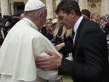 Antonio Banderas heeft ontmoeting met de paus