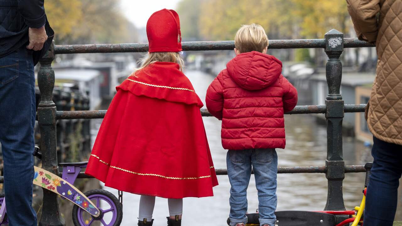 Sinterklaas’ steamboat arrives this year in Hellevoetsluis |  NOW