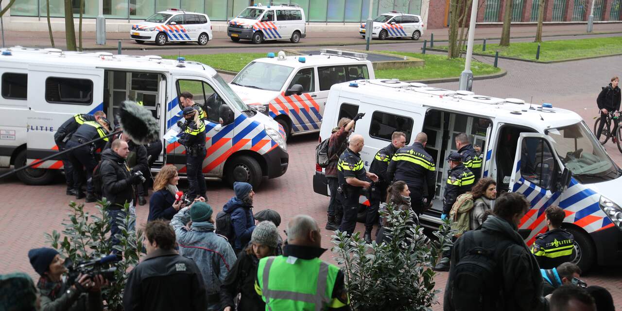 Extinction Rebellion voert actie bij Shell in Den Haag, 33 mensen opgepakt
