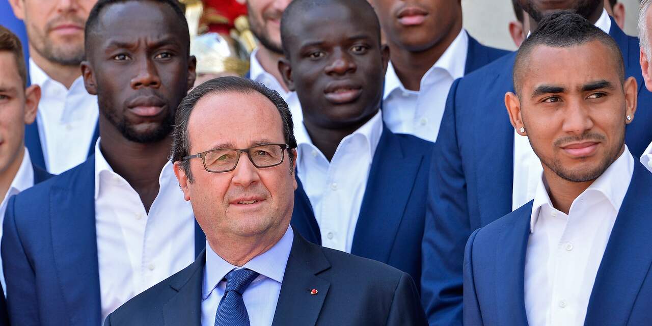 President Hollande haalt hard uit naar Franse voetbalbond en spelers