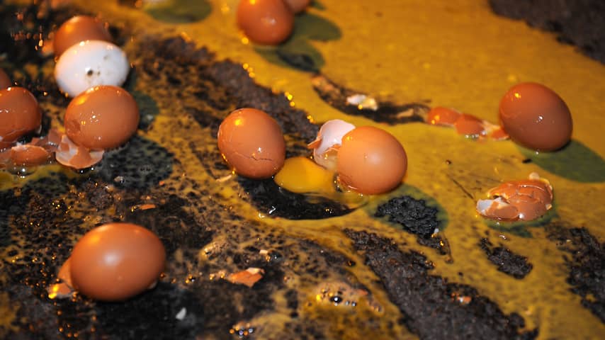 Franse boeren dumpen eieren uit protest