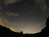 Dinsdag 13 augustus: in de nacht van maandag op dinsdag was het hoogtepunt van de Perseïdenzwerm.  Er zijn dan veel vallende sterren te zien omdat de aarde een meteorenzwerm kruist die elk jaar terugkomt. Deze foto is in Zwolle genomen. 