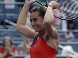 Pennetta wint kwartfinale van Vinci