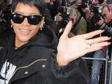 Rihanna opnieuw uitgejoeld om verlate start concert