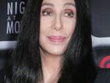 Diverse beroemdheden hebben zich al in de zaak gemengd. Zo heeft zangeres Cher volgens Sky News al 180.000 flessen water geschonken aan Flint.