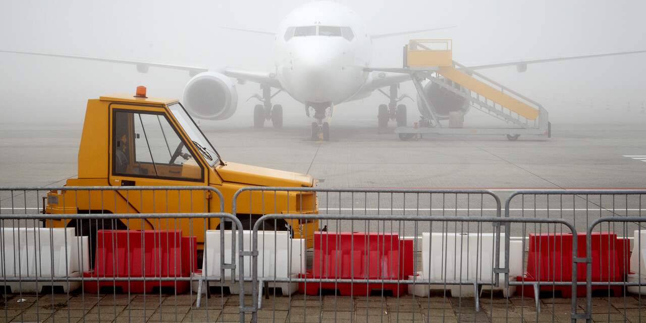 Opnieuw legt mist Eindhoven Airport plat: vluchten vertraagd, omgeleid en geannuleerd