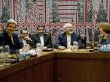 Iran en de wereldmachten hebben donderdag met elkaar gesproken over het Iraanse kernprogramma.