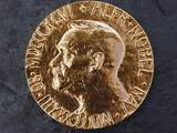 Onderzoeker krijgt verkochte Nobelprijs terug