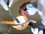 'Ouderen moeten vaker naar de tandarts'