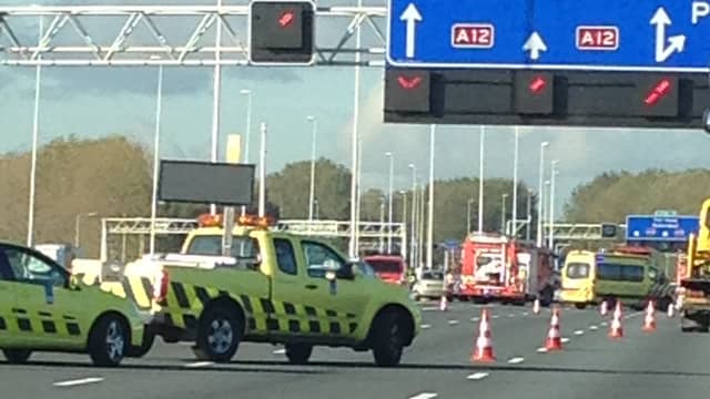 A12 bij Bodegraven gedeeltelijk dicht na ongeluk orgaantransport. A12 bij Bodegraven gedeeltelijk dicht na ongeluk orgaantransport.