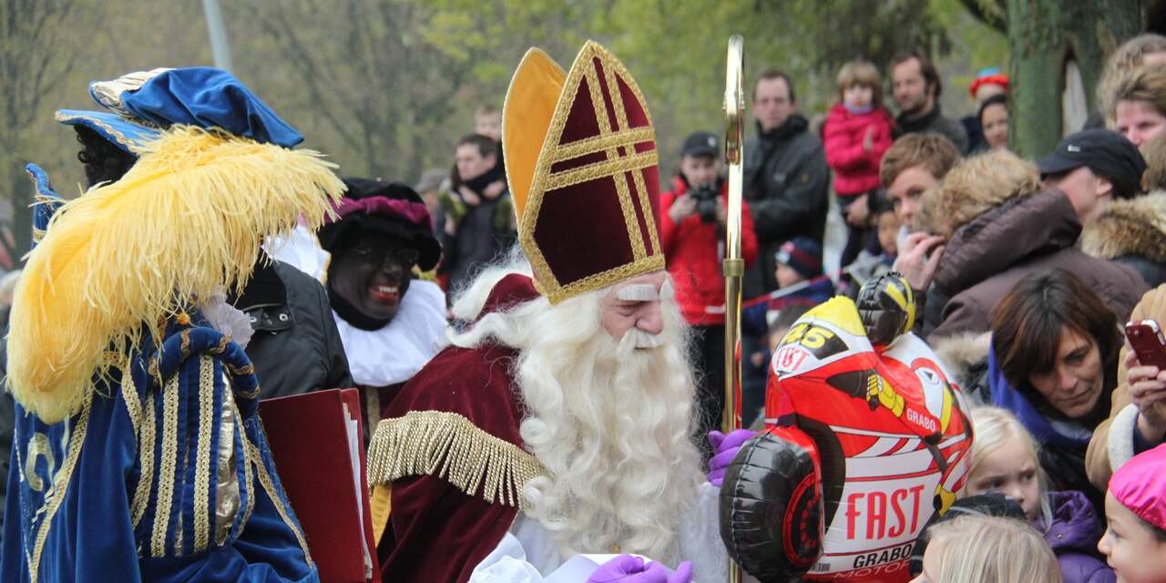 Sinterklaaspubliek Middelburg bekogeld met flessen