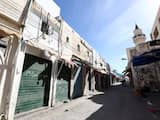 Inwoners van de Libische hoofdstad Tripoli zijn zondag in staking gegaan na een gewelddadige aanval van militieleden waarbij bijna vijftig mensen om het leven kwamen. 
