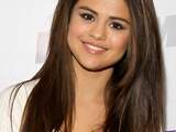 Vrijdag 6 december: Selena Gomez is bij een feestje van radiostation KIIS FM in Los Angeles.