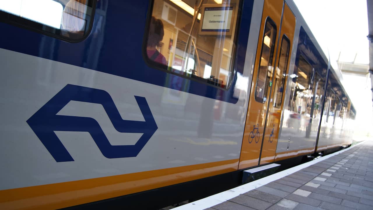 Train takes wrong turn at Woerden and saddles travelers with significant delay |  Interior