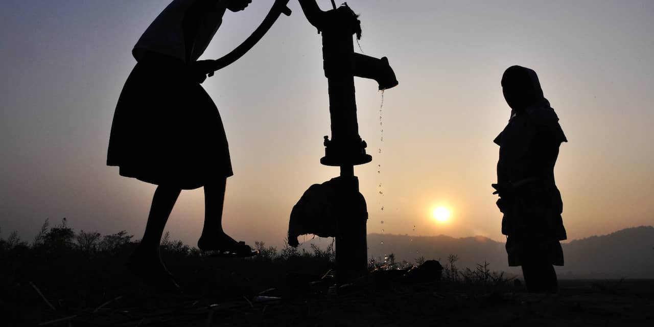 Elk dorp op Noord-Beveland krijgt waterpomp