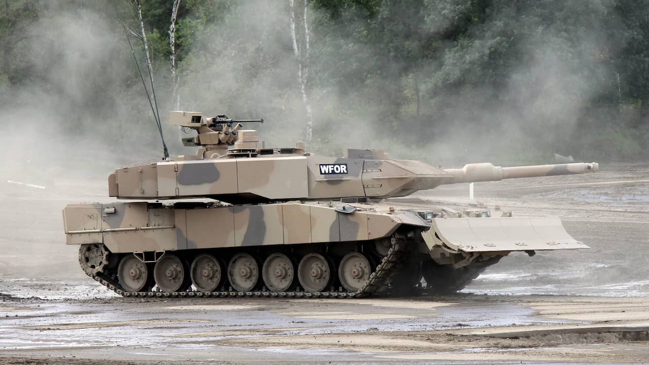 La Germania invia due battaglioni di quasi novanta carri armati Leopard 2 in Ucraina |  Guerra in Ucraina