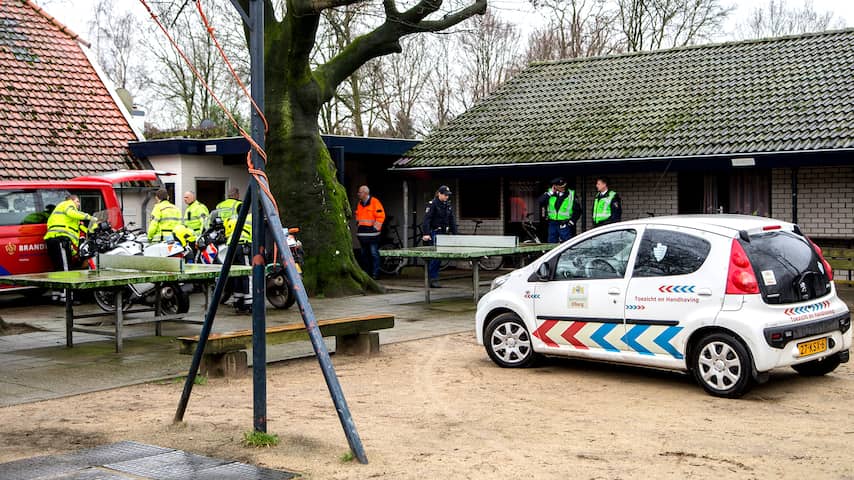 Politie valt bungalowpark Putten binnen