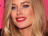 Doutzen Kroes stript voor Victoria's Secret