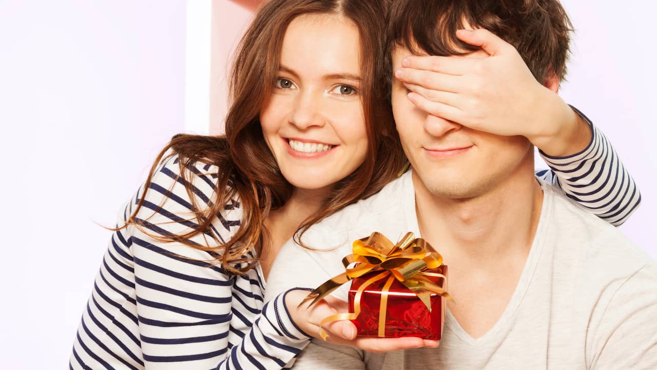 aftrekken Lol Opmerkelijk Een derde vrouwen koopt cadeau voor partner uit eigenbelang' | Lifestyle |  NU.nl