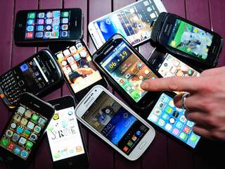 Ruim de helft van dit jaar verkochte telefoons kostte minder dan 200 euro
