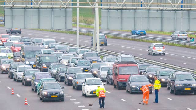 Deel A16 enige tijd afgesloten door ongeval. Deel A16 enige tijd afgesloten door ongeval.