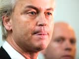 Wilders ligt zowel binnen als buiten eigen gelederen fors onder vuur nadat hij woensdagavond op een partijbijeenkomst na de gemeenteraadsverkiezingen aan zijn aanhang vroeg of die "meer of minder Marokkanen wil". 