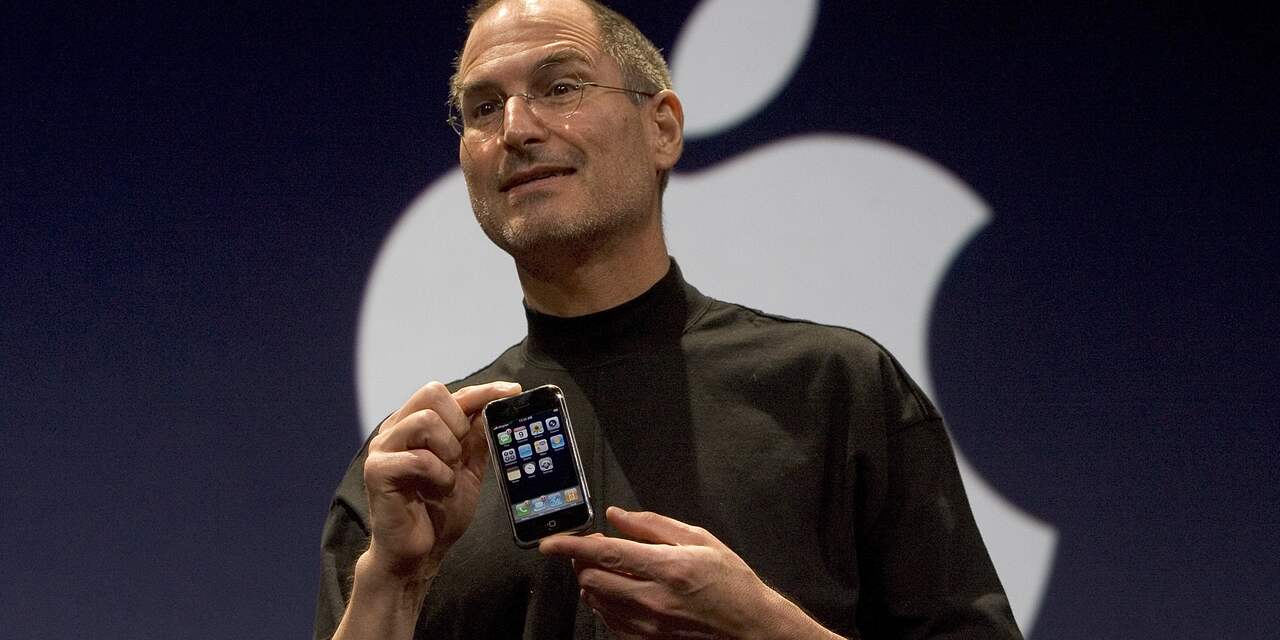 15 jaar na eerste iPhone-presentatie: 'Revolutionaire telefoon geniaal vermarkt'