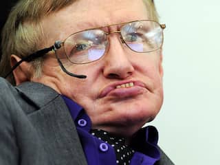 Verlamde Stephen Hawking wil slechterik in James Bond spelen