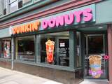 Dunkin' Donuts mikt op station en vliegveld