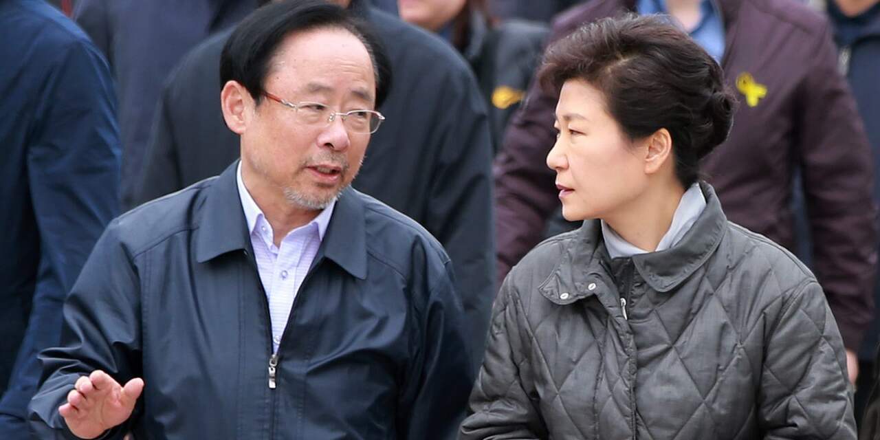 President Zuid-Korea praat met nabestaanden bootramp