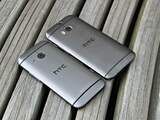 De HTC One Mini 2 is het kleine broertje van de One M8. Het toestel heeft een 4,5 inch-scherm, een minder snelle processor, lagere resolutie en iets minder mogelijkheden. Met een adviesprijs van 469 euro is hij ook iets goedkoper.