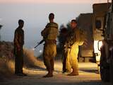 Israëlische militairen doorzochten in de 2,5 week tussen de vermissing van de jongens en de tragische vondst van hun lichamen afgelopen maandag, meer dan 1.300 huizen op de Westelijke Jordaanoever. Honderden Palestijnen zijn opgepakt. 
