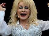 Maandag 30 juni: Zangeres Dolly Parton tijdens het grote muziekfestival Glastonbury in Engeland.