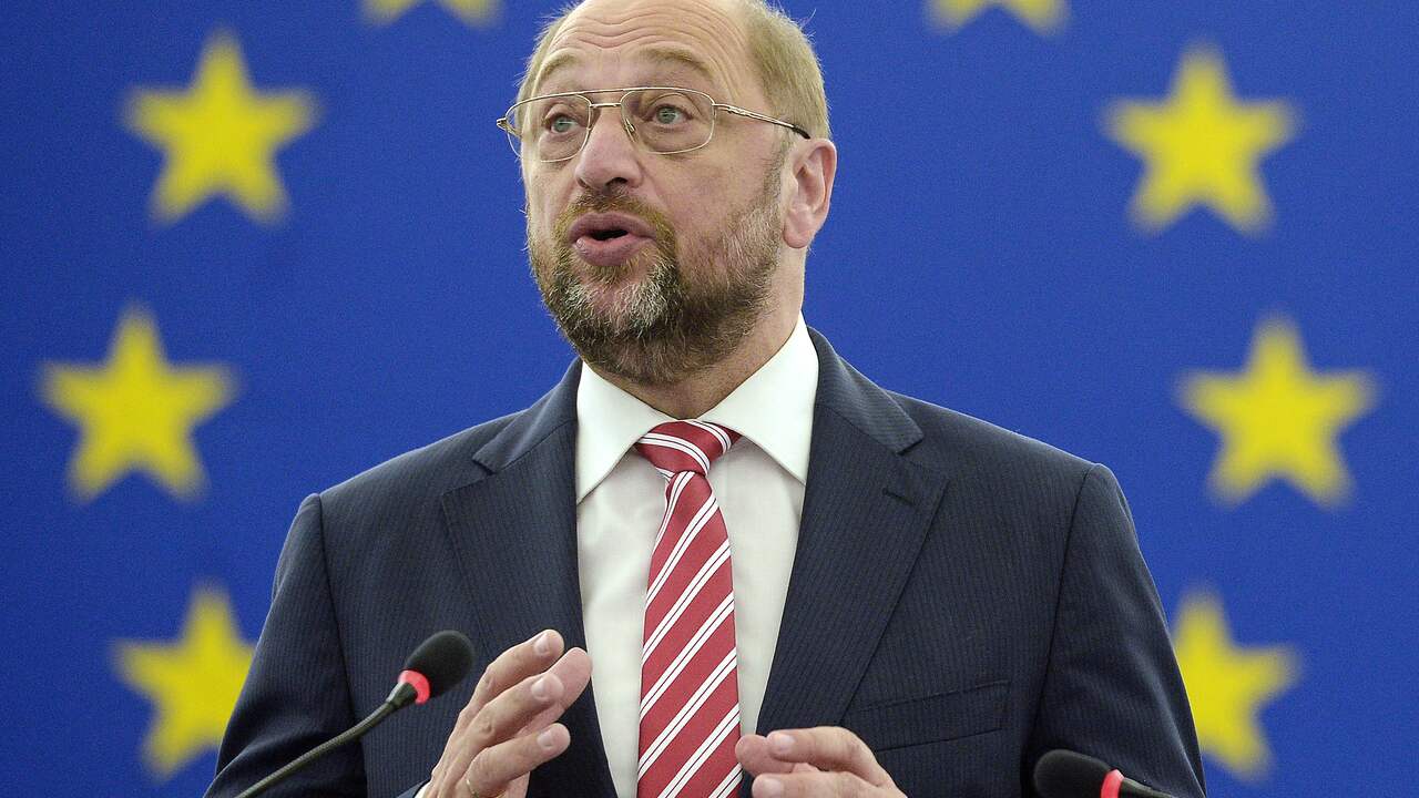 De Duitse sociaaldemocraat Martin Schulz is de komende 2,5 jaar de voorzitter van het Europees Parlement. Dinsdag stemden de meerderheid van het Europees Parlement in met zijn herbenoeming.