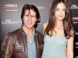 Dinsdag 29 maart: Tom Cruise en zijn vrouw Katie Holmes wonen de première van 'The Kennedy's' bij in Los Angeles.